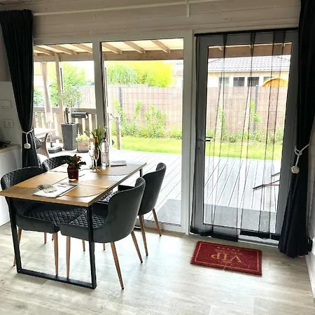 Exklusives Rybak Mit Boxspringbetten Direkt Am Steinhuder Nyaraló *